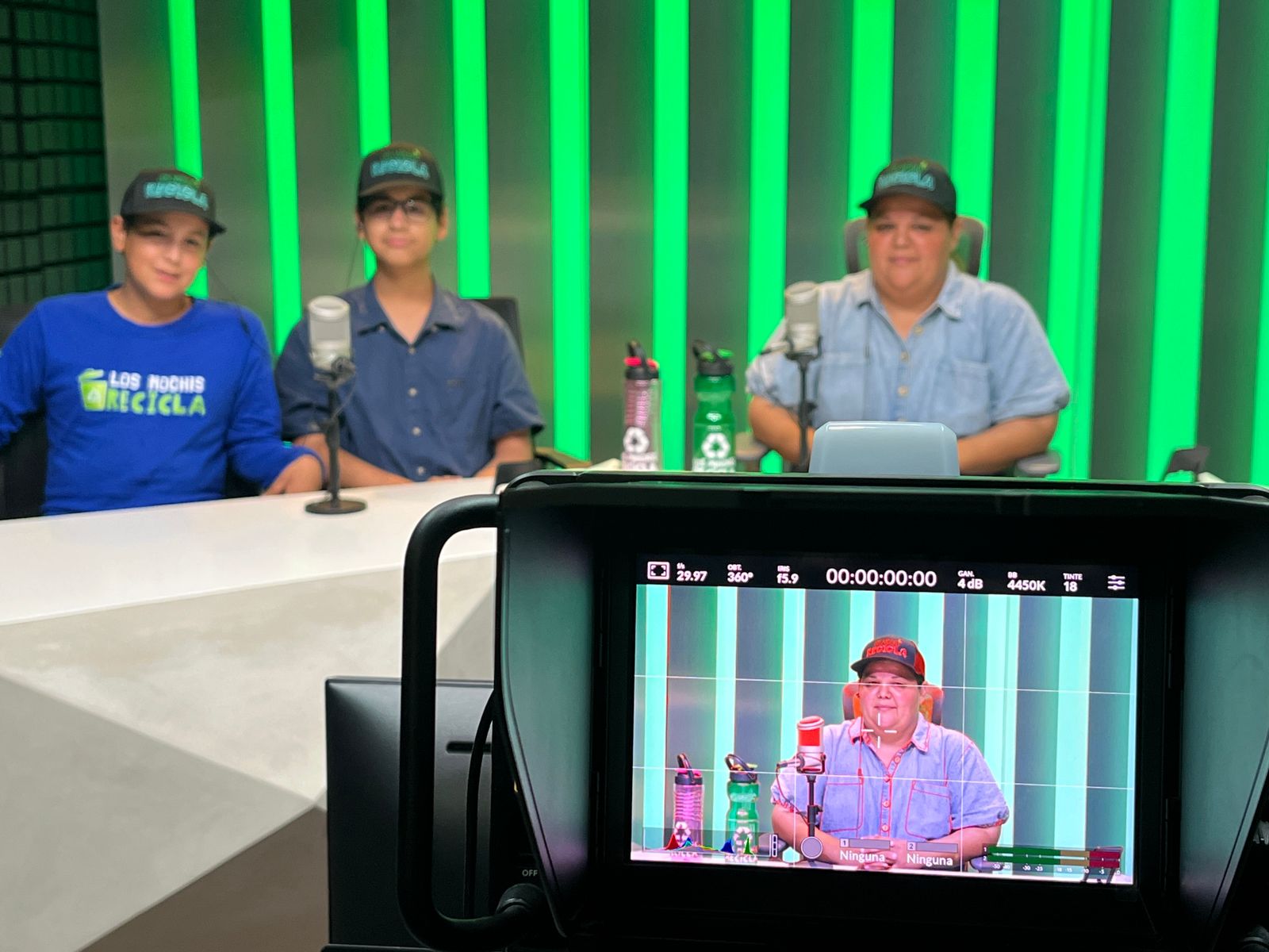 Familia de Los Mochis arma iniciativa para reciclar