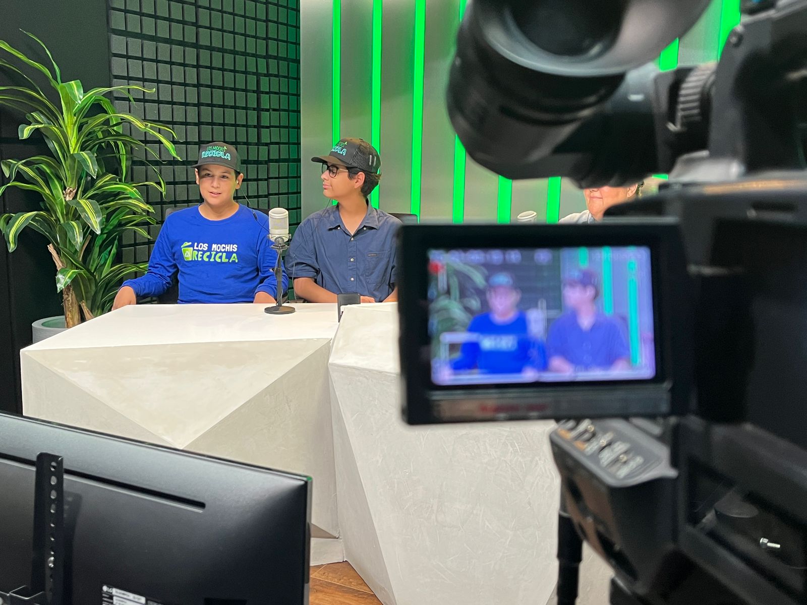 Familia de Los Mochis arma iniciativa para reciclar
