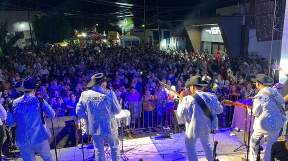 ¡Qué fiestón! Vibra Radio Guasave celebra su segundo aniversario