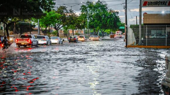 Realizan levantamiento de daños por lluvias en Culiacán; sigue el pronóstico todo julio: Rocha