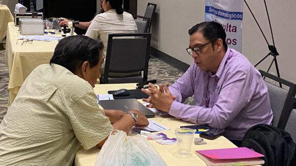 Fundación Letty Coppel lleva campaña de salud visual en Mazatlán