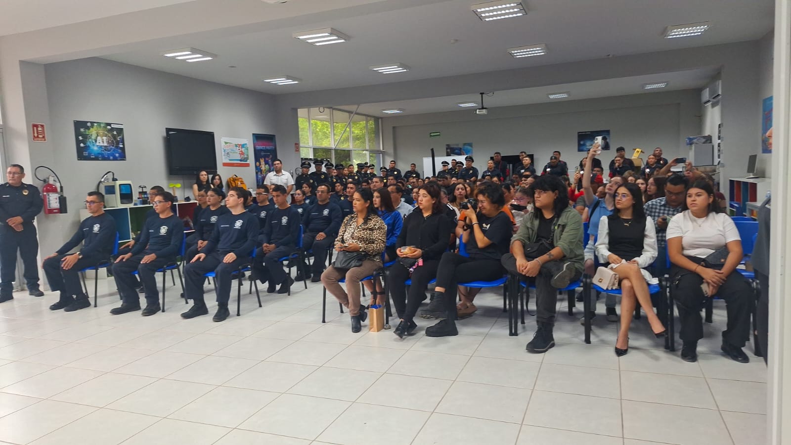 jóvenes graduados de la Academia 2024-2025 del Heroico Cuerpo de Bomberos de Culiacán