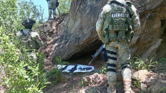 Hallan y aseguran dos armas largas y municiones en Chinobampo, El Fuerte