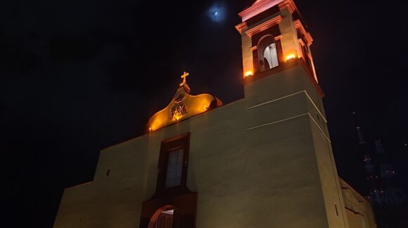 Consejo del Centro Histórico y Grupo Petroil le dan luz al Templo de San José, en Mazatlán