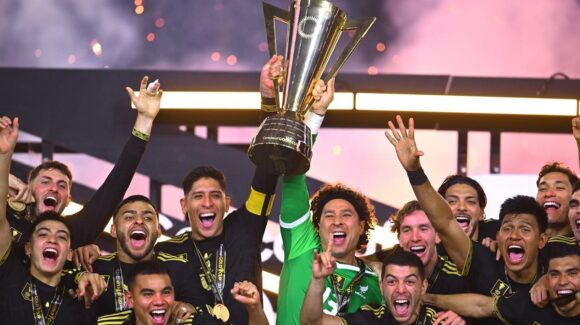 “Siempre voy a pelear por jugar”: Guillermo Ochoa busca su sexto Mundial