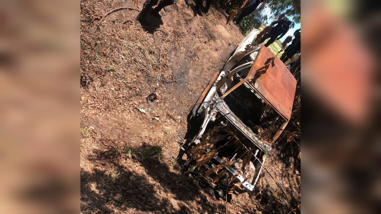 Hallan camioneta calcinada en el Gato de Lara, Angostura