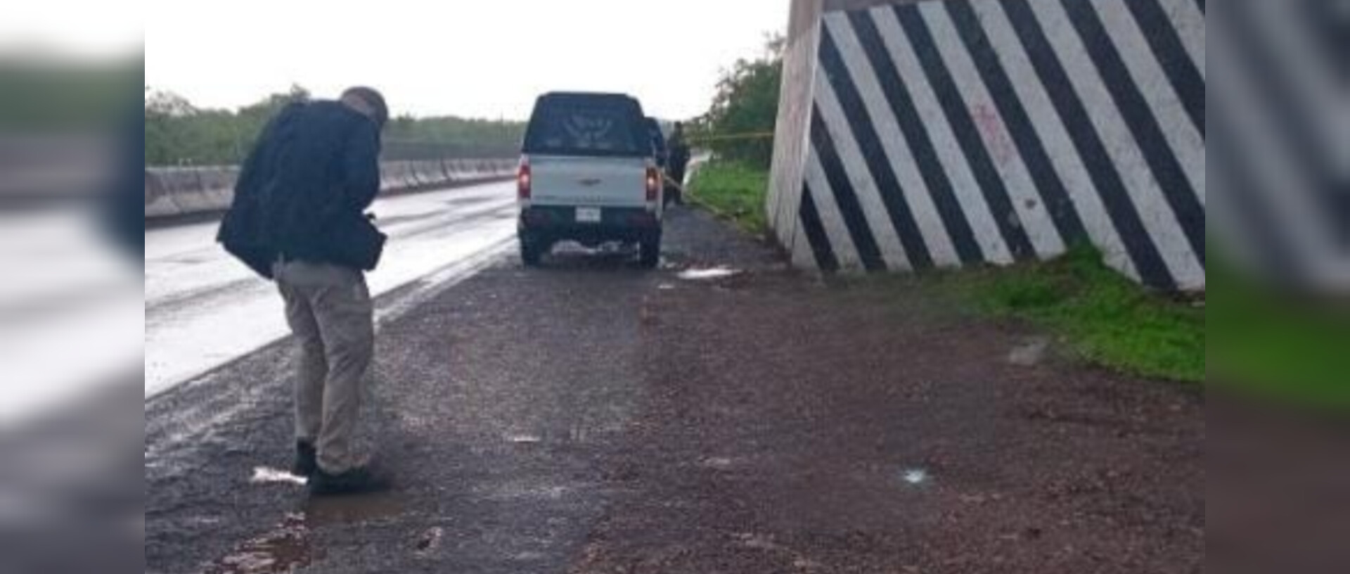 Localizan a sujeto sin vida con impactos de bala en la carretera Mazatlán-Culiacán