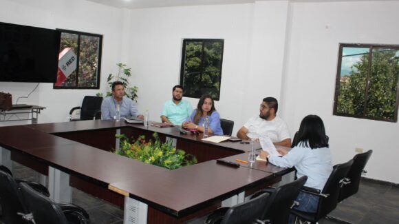 Icatsin y Ayuntamiento de Choix reafirman compromiso con la capacitación y el desarrollo social
