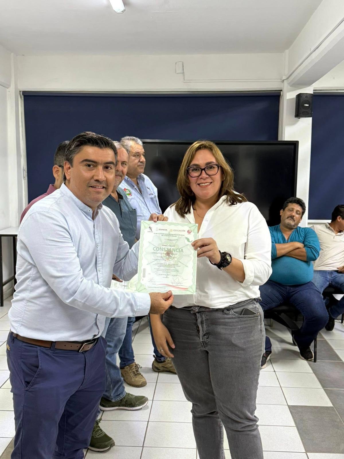 Icatsin y Secretaría de Economía sigue impulsando la profesionalización de oficios con el programa "Saber hacer"