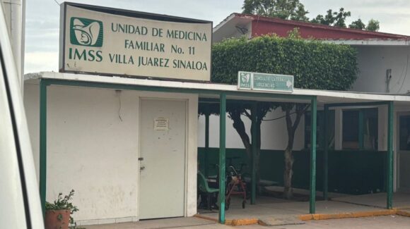 Atacan a balazos a dos jóvenes afuera de un domicilio en Villa Juárez, Navolato