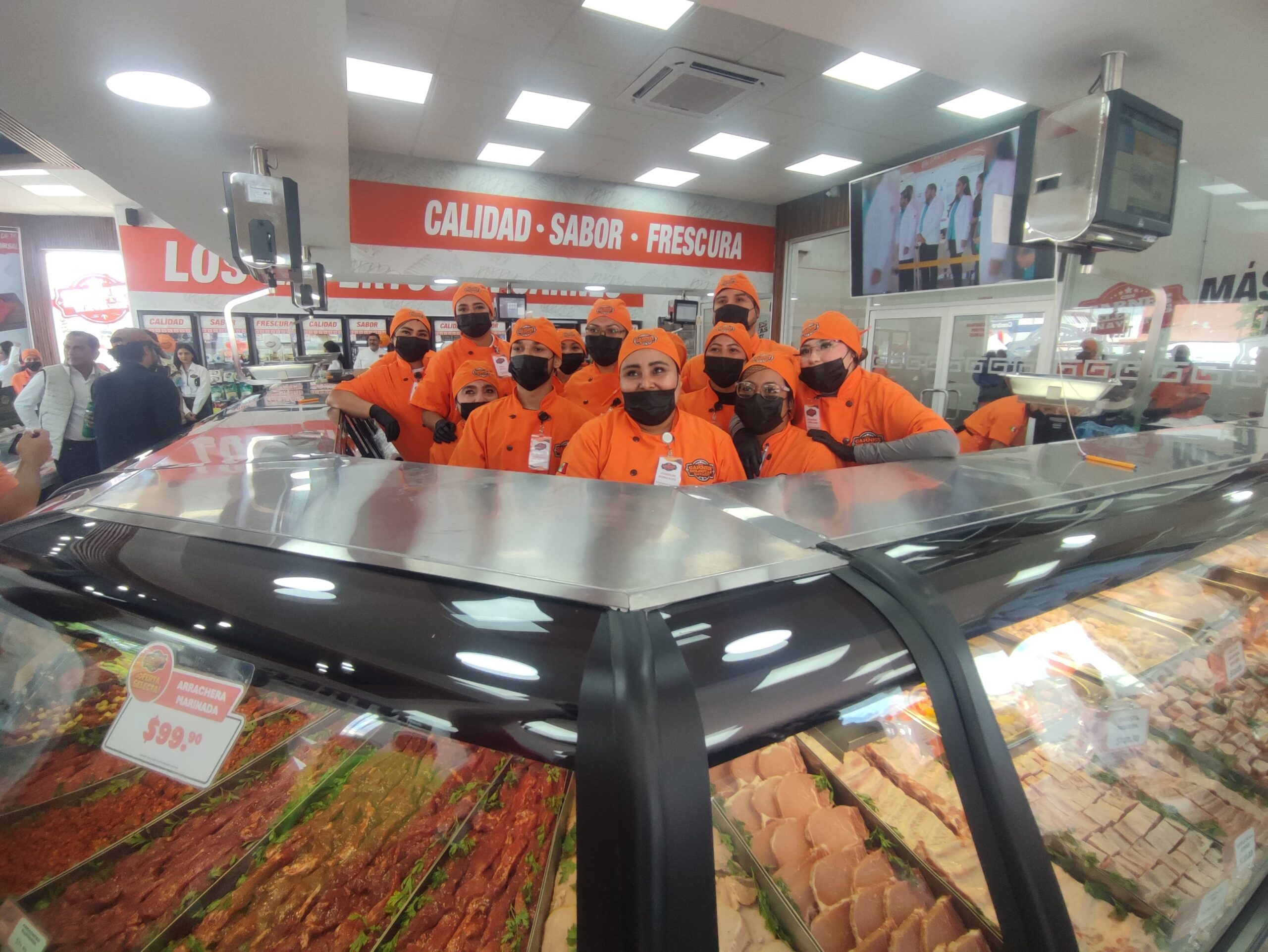 Empleados de Carnes Selectas Nayarit en Mazatlán
