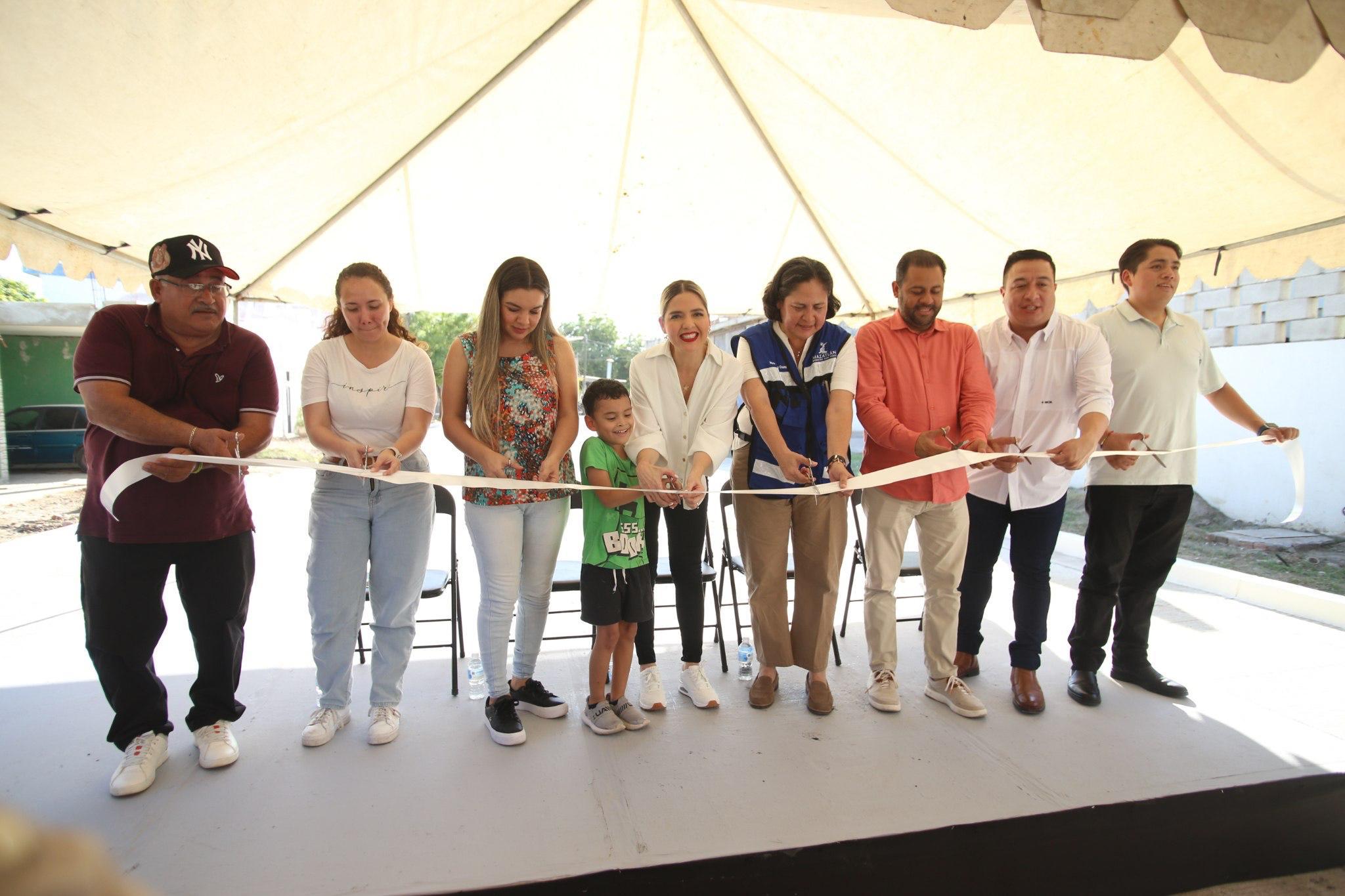 Inauguran calle pavimentada en colonia Jaripillo, en Mazatlán