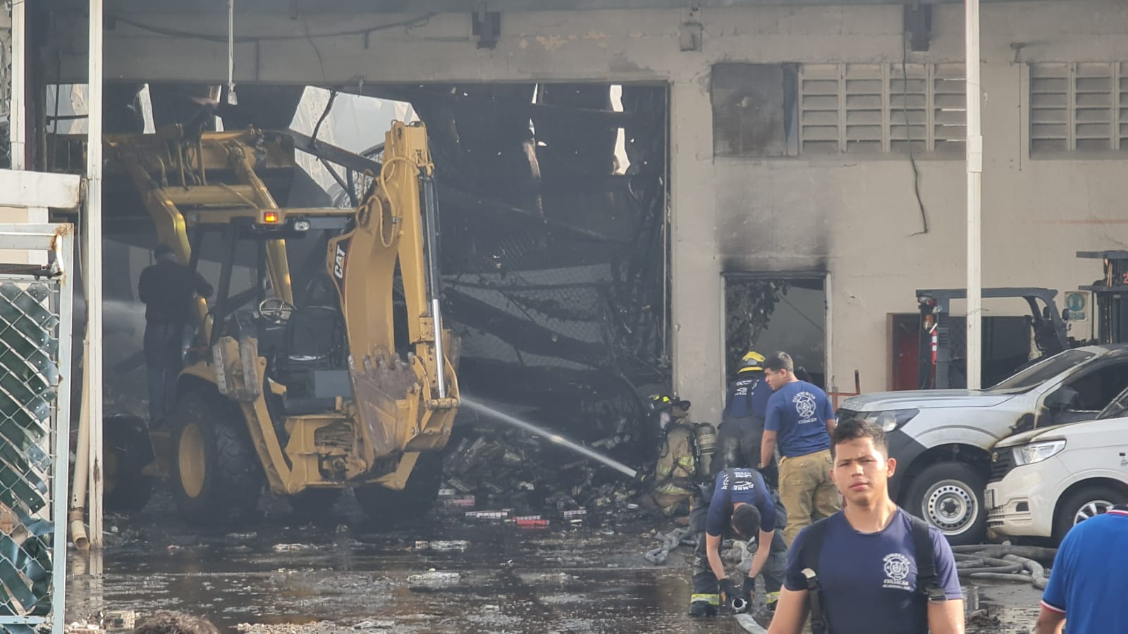 incendio de bodega en bachigualato culiacan bomberos