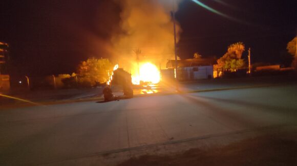 Sin determinar causas de origen del incendio en negocio en Los Mochis; daños alcanzan 6 mdp: PC