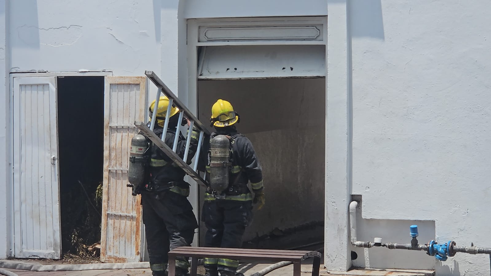 Se incendia laboratorio de la UAS en el centro de Culiacán