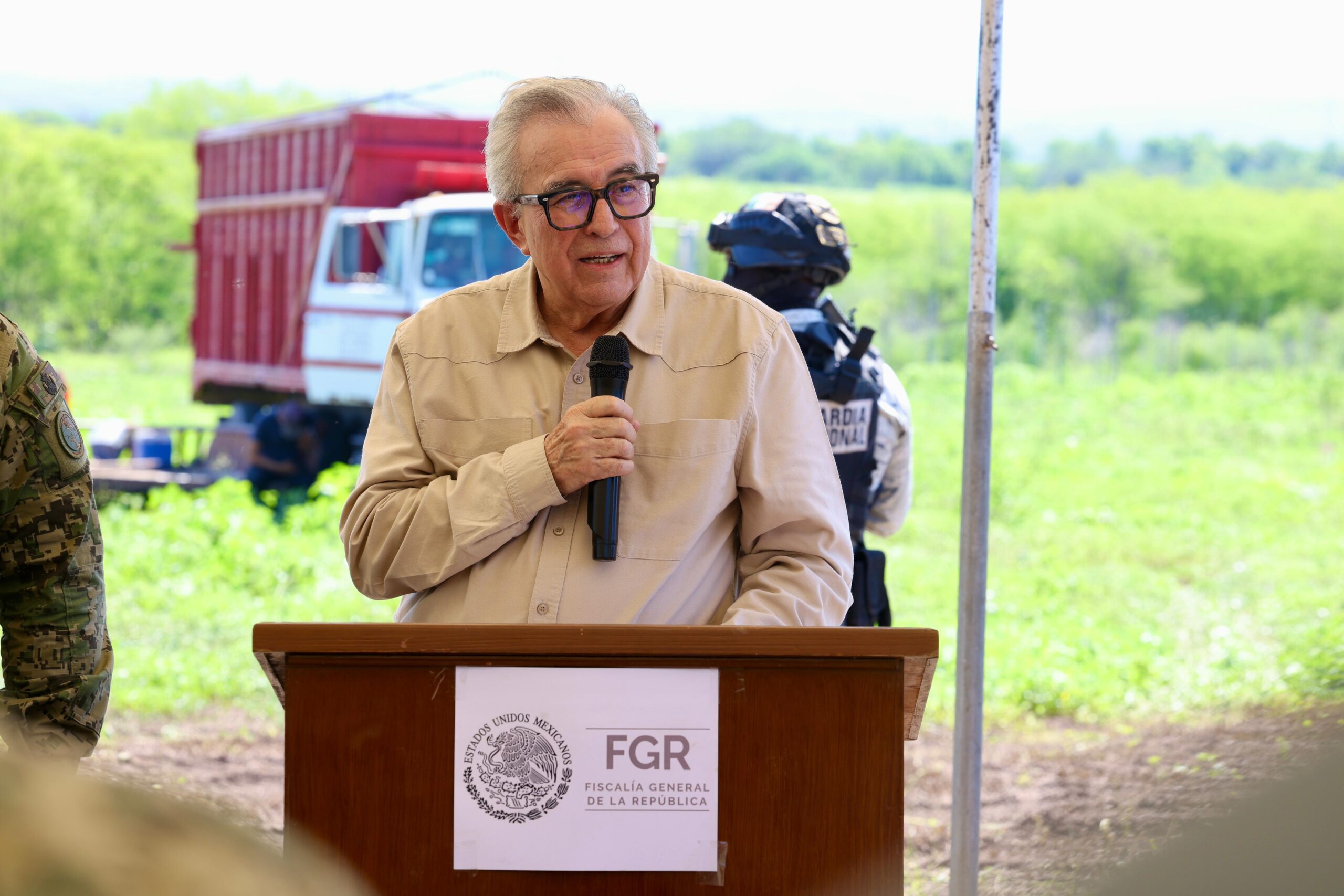 Encabeza Rocha Moya acto de incineración de narcóticos y destrucción de objetos del delito