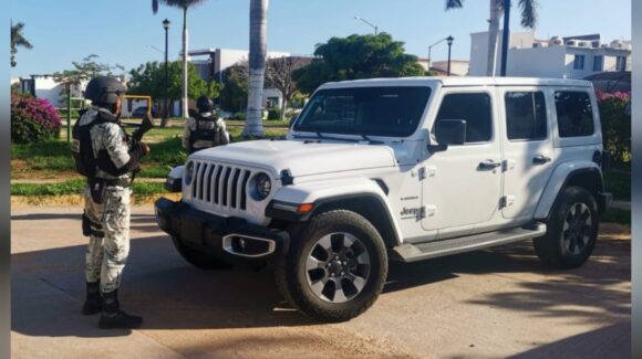 Estaba mal estacionada, en Culiacán recuperan una Jeep con reporte de robo