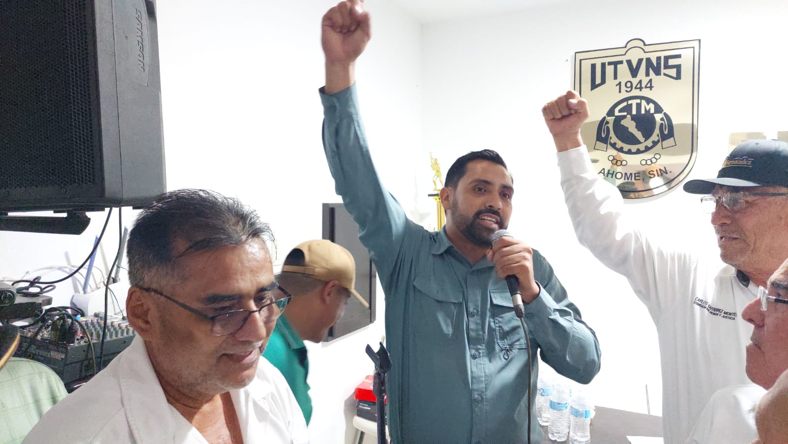 José Heriberto Urías Castro rinde protesta como secretario general de la Unión de Trabajadores del Volante del Norte de Sinaloa