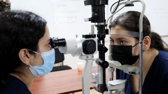 Aún hay espacio, UAS invita a formar parte de la Licenciatura en Optometría