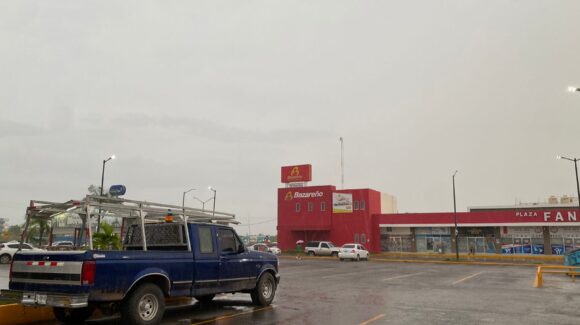 ¡Se cumple el pronóstico! Llueve en colonias de Culiacán este sábado