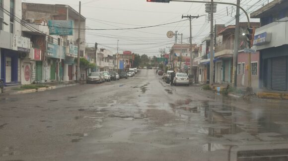 Inicia Mazatlán un julio lluvioso; llueve toda la noche y parte de la madrugada