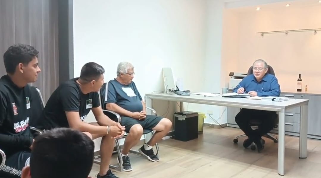 Niños y padres de la selección “Osos 2015” se manifiestan en Palacio Municipal de Ahome en busca de apoyo para asistir al Nacional en Mérida
