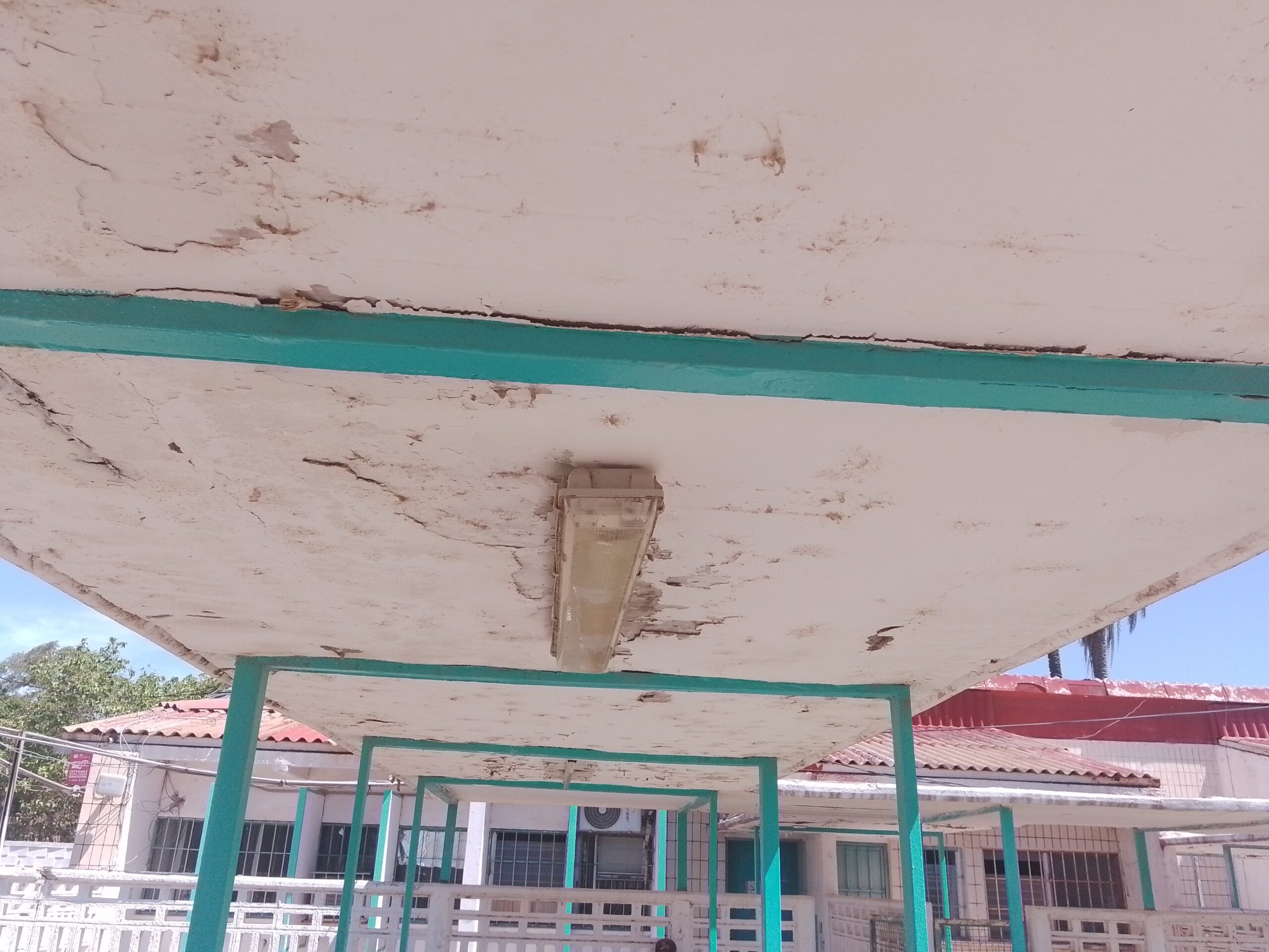 Bajo protesta se manifiestan trabajadores y derechohabientes de la clínica del IMSS en Tamazula, Guasave, exigien mejores condiciones