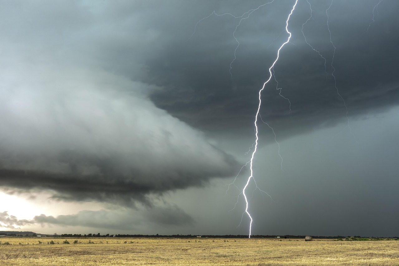 Lluvias con descargas eléctricas