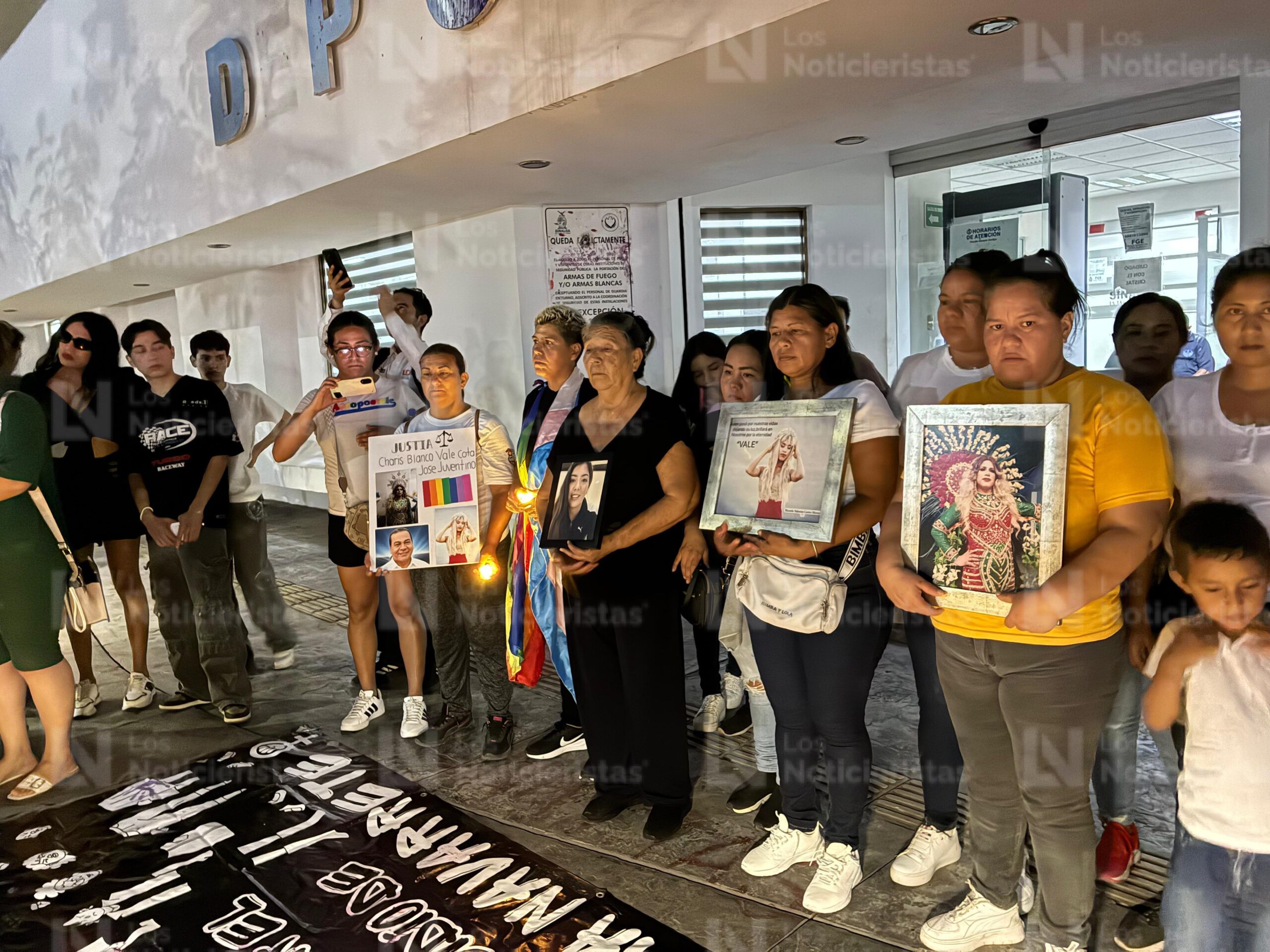 Comunidad LGBT+ en Los Mochis realiza Marcha del Silencio
