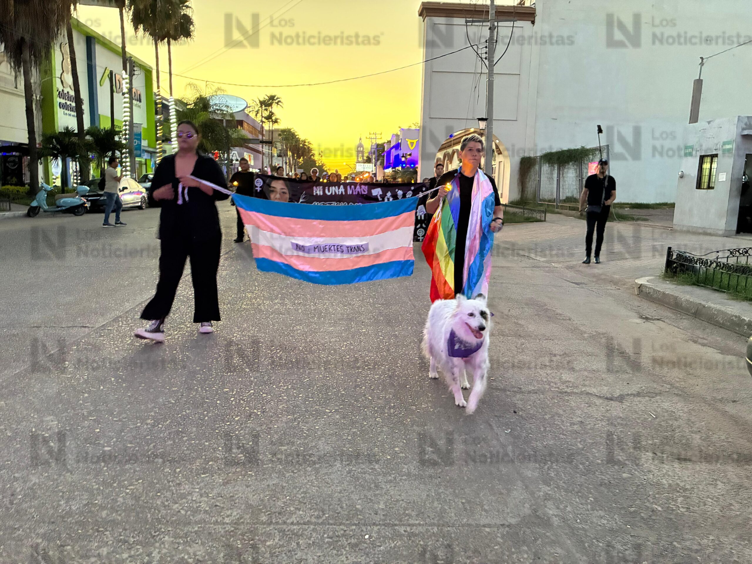 Comunidad LGBT+ en Los Mochis realiza Marcha del Silencio