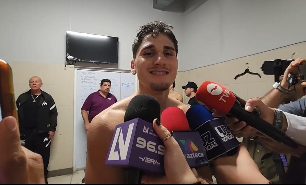 Marco Verde da entrevista tras ganar pelea en Culiacán