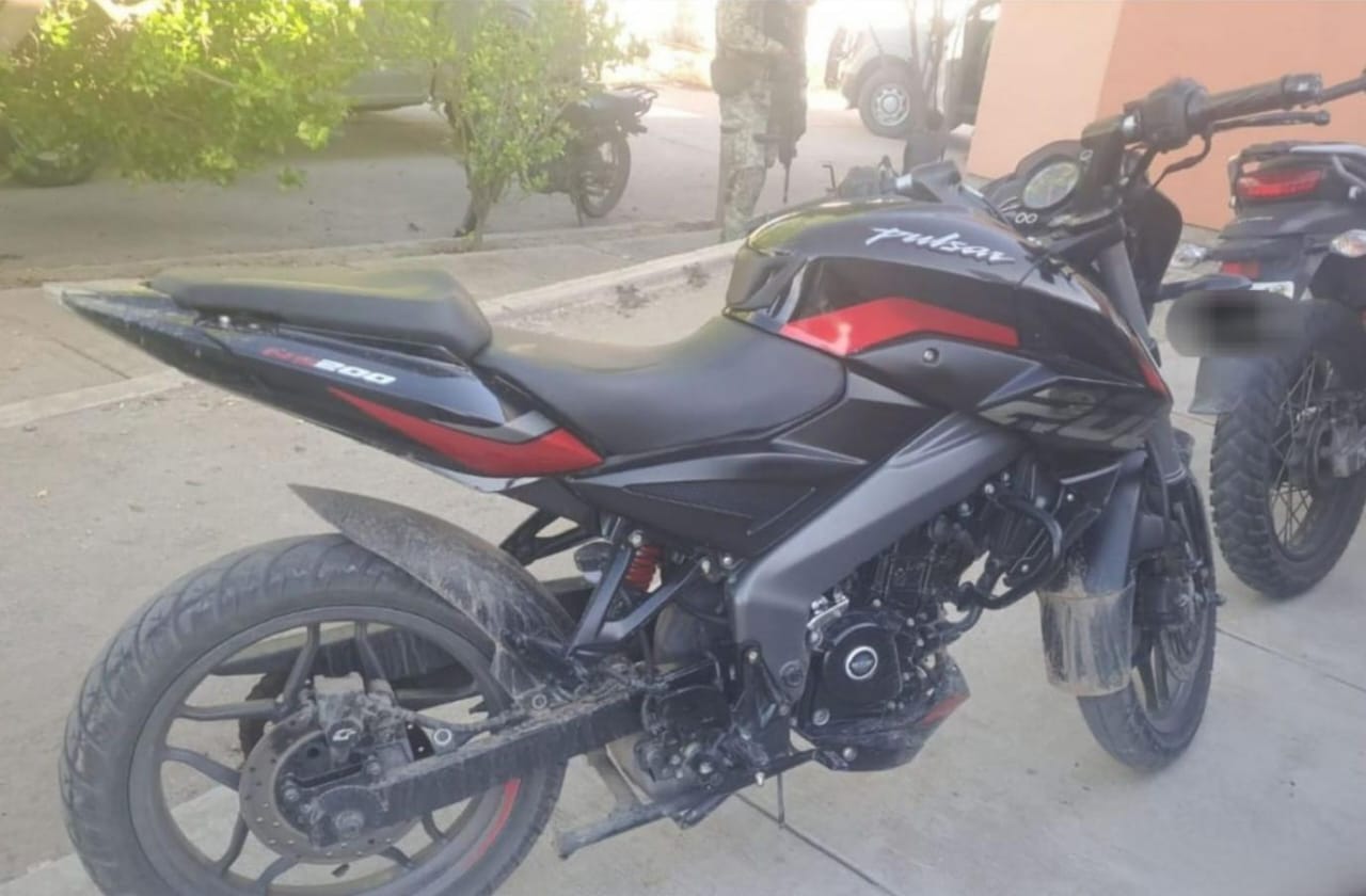 Marina asegura moto robada y drogas en Mazatlán