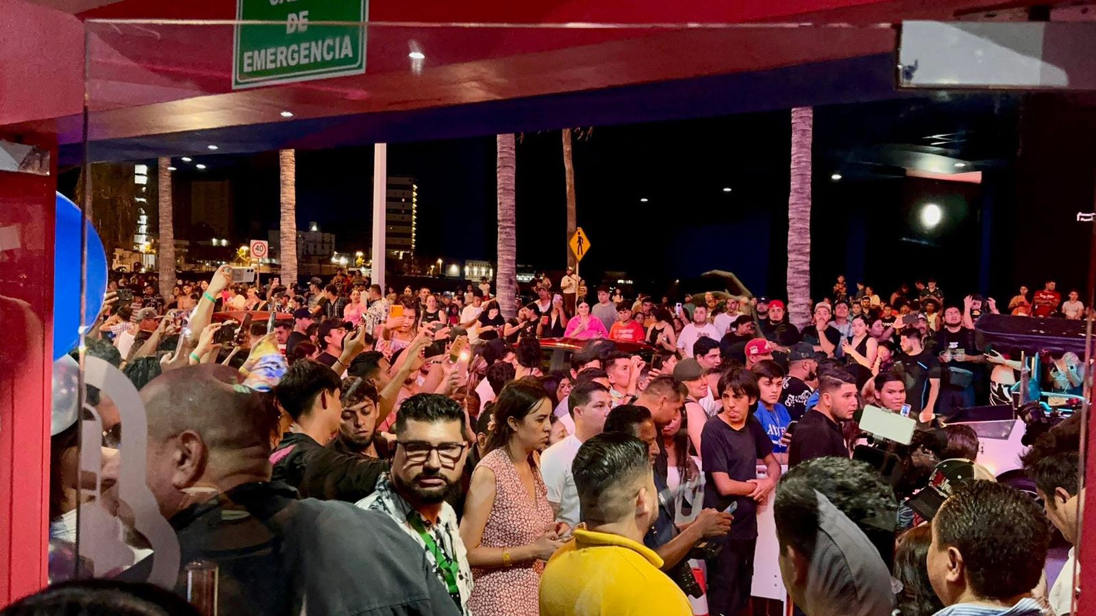 Max Peraza y Eduin Caz inauguran ‘Agustito Sunset’