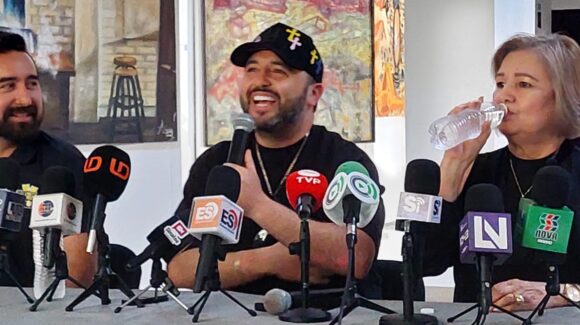 Mike Salazar anuncia nuevos proyectos internacionales; este viernes se presenta en Los Mochis
