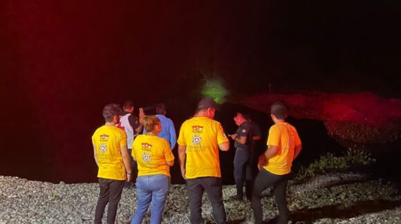 Se metió a bañar y ya no salió: Joven desaparece en el río en El Naranjo, El Fuerte