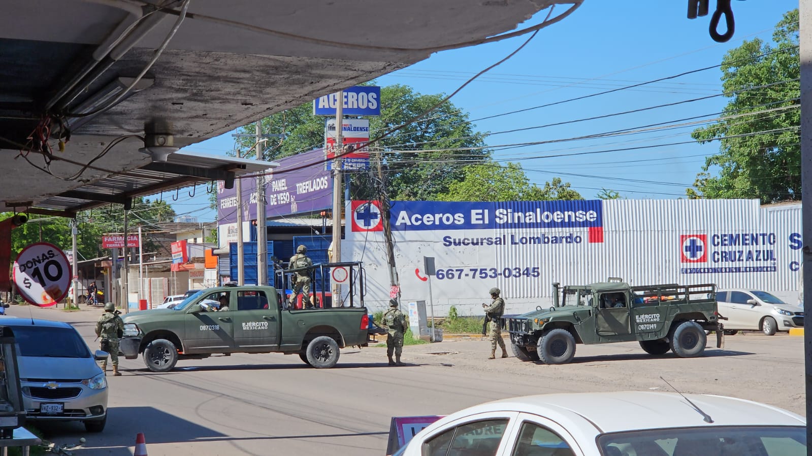 militares bloquean la obregón de culiacan sin