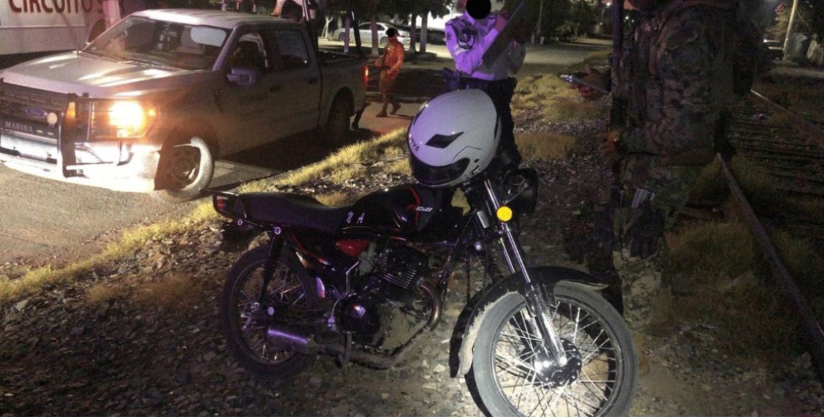 motocicleta asegurada por elementos de la Marina en Culiacán.