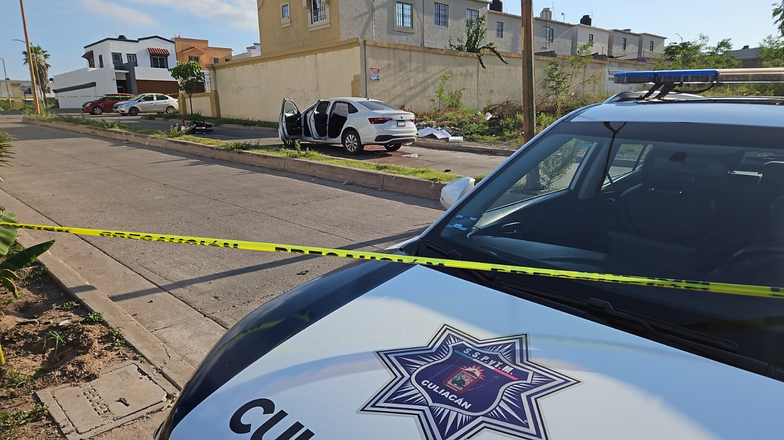 Motociclista muere embestido por auto con reporte de robo en el sector La Conquista, en Culiacán