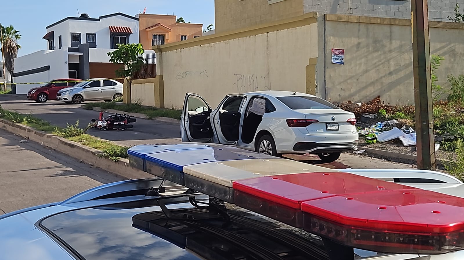 Motociclista muere embestido por auto con reporte de robo en el sector La Conquista, en Culiacán