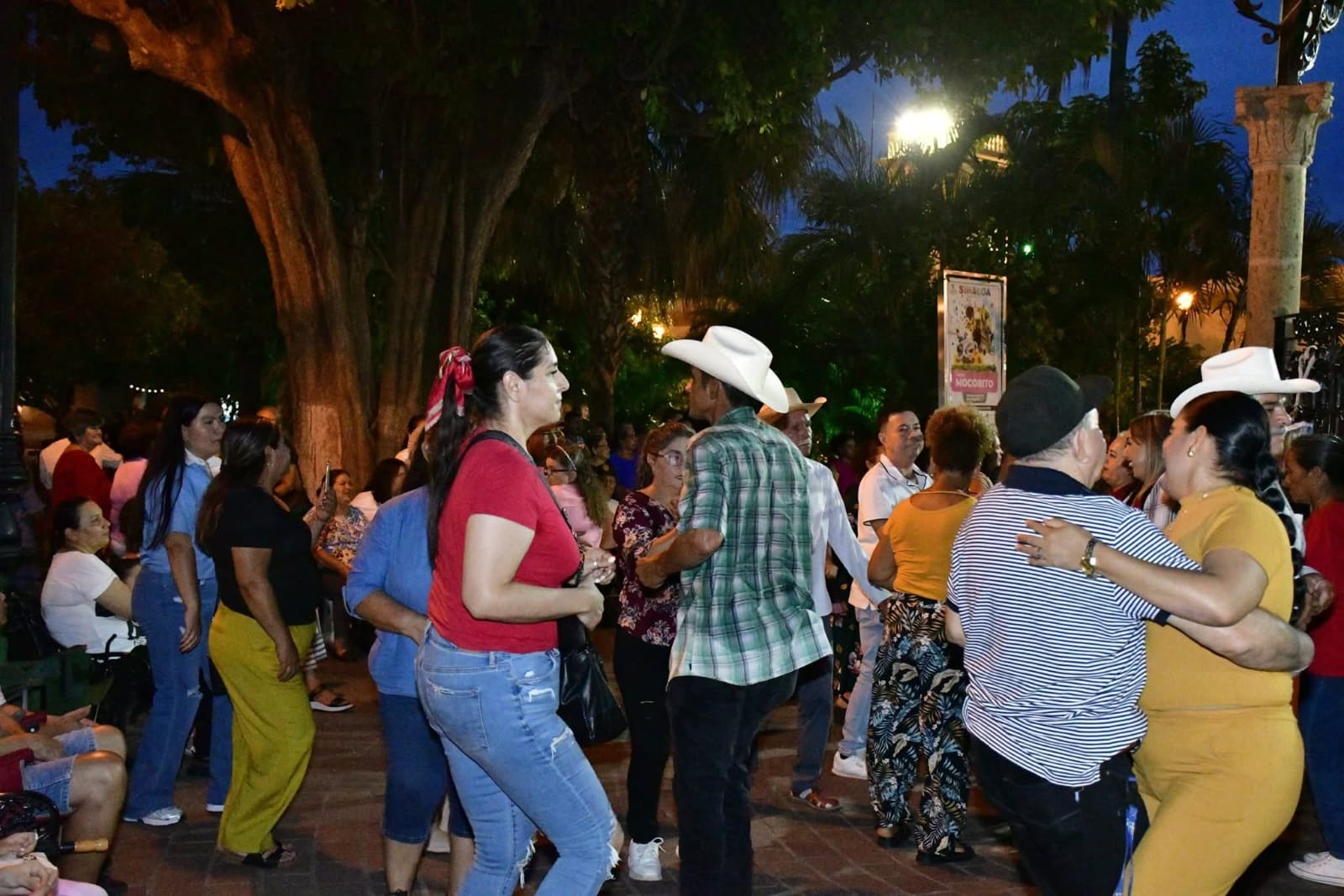 Programa cultural Viernes de Plaza en el Pueblo Mágico de Mocorito