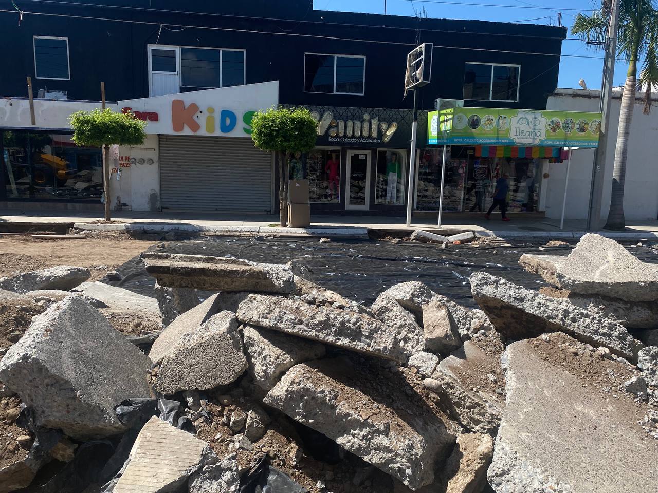 Hasta en 70% han caído las ventas en negocios de la calle Cuauhtémoc en Guasave por reparaciones; esperan que esta sea 'la buena'