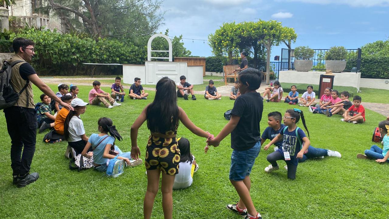 Niños de Casa Hogar Mazatlán visitan el Museo Nacional de la Ballena