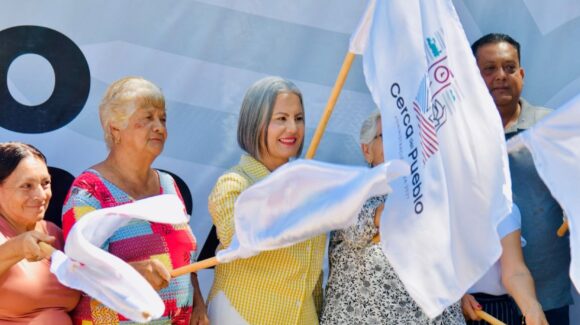 Dan banderazo de electrificaciones y rehabilitación de baños en La Ciénega de Casal, Salvador Alvarado
