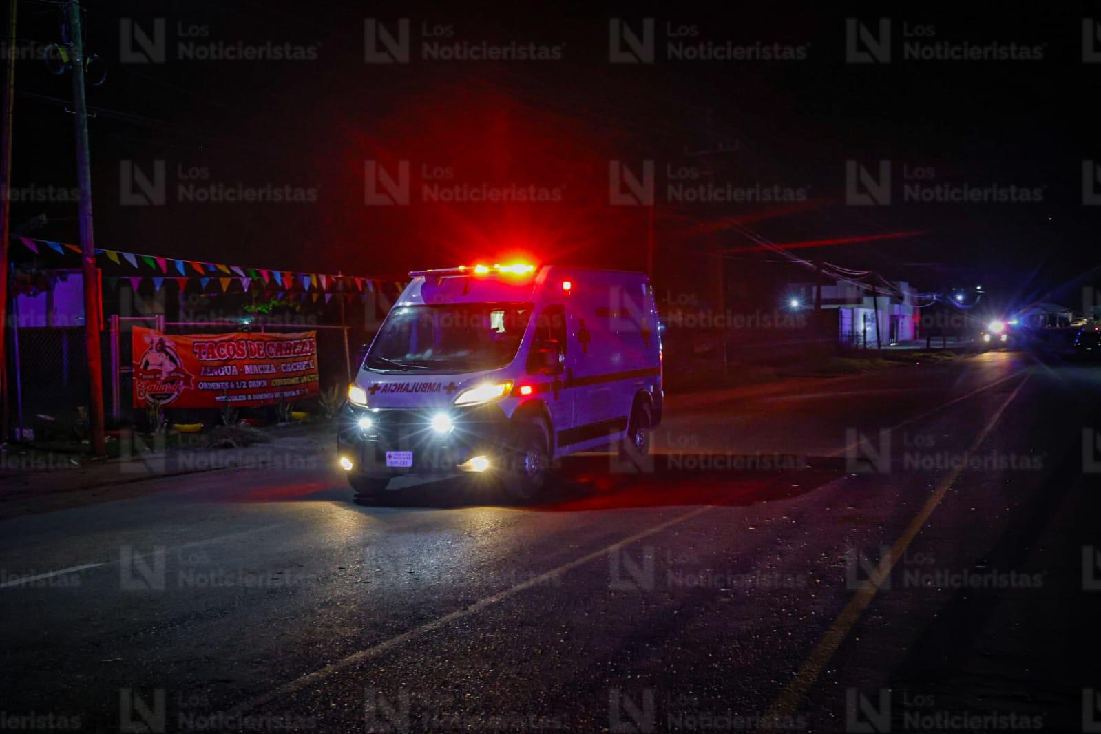 Trasladan en ambulancia a un detenido herido tras balacera en Bellavista, Culiacán