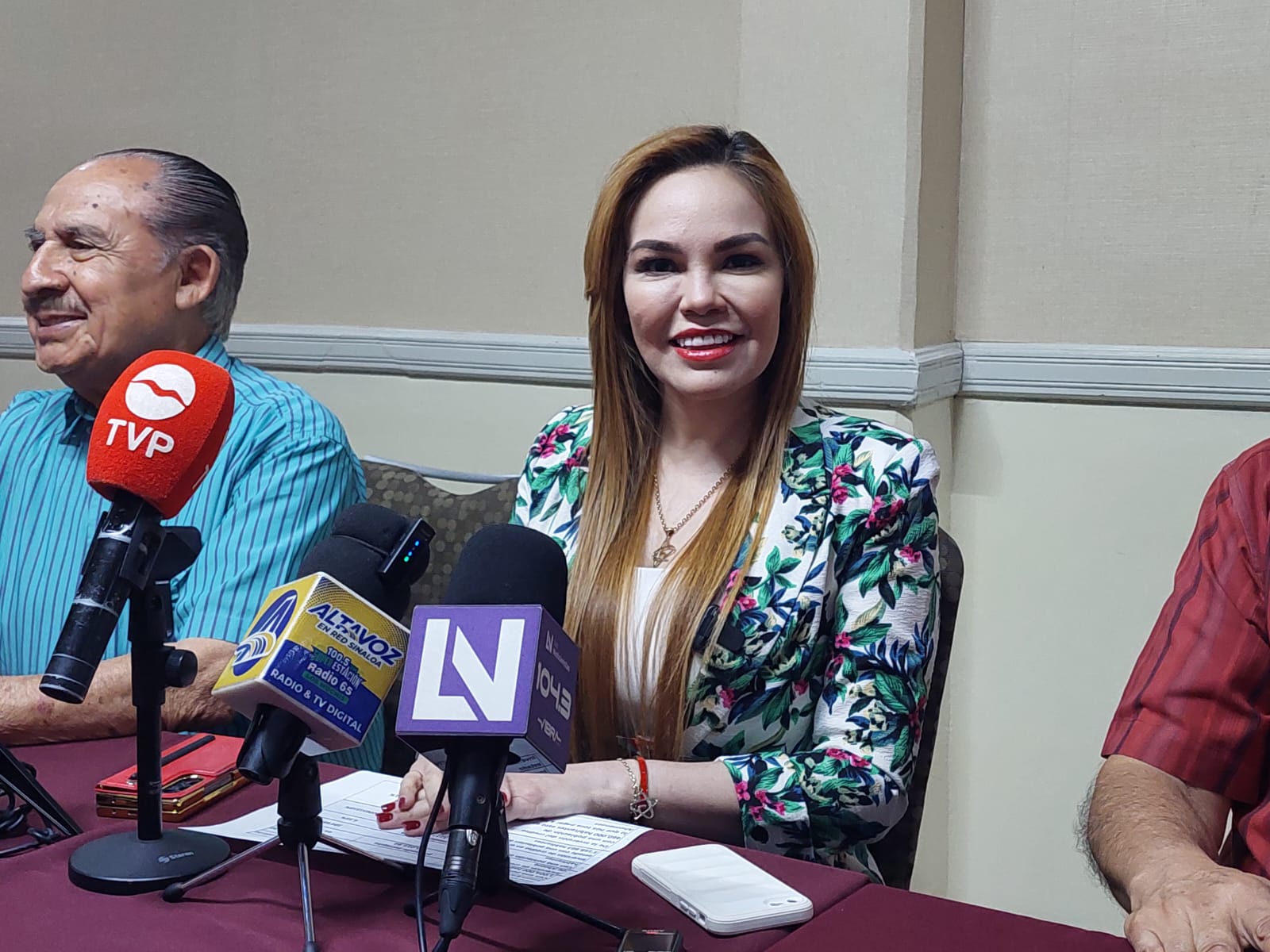 Usar uniformes unisex en escuelas debe ser bajo normativa, Congreso debe legislar al respecto: Paola Gárate