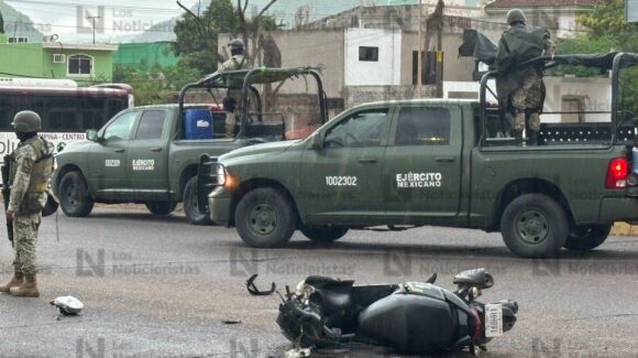 Militares arrollan a mujer motociclista tras una persecución a balazos por el Agricultores en Culiacán