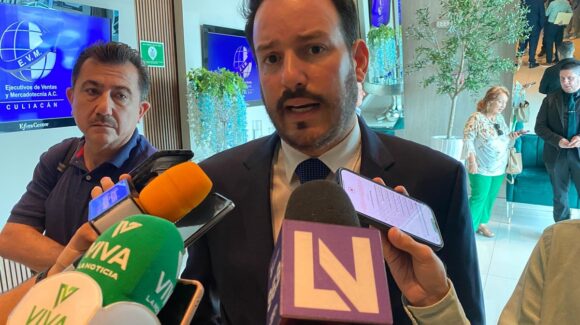 Textileros y papeleros ya tienen sus anticipos, uniformes y útiles gratuitos estarán en tiempo y forma: Economía