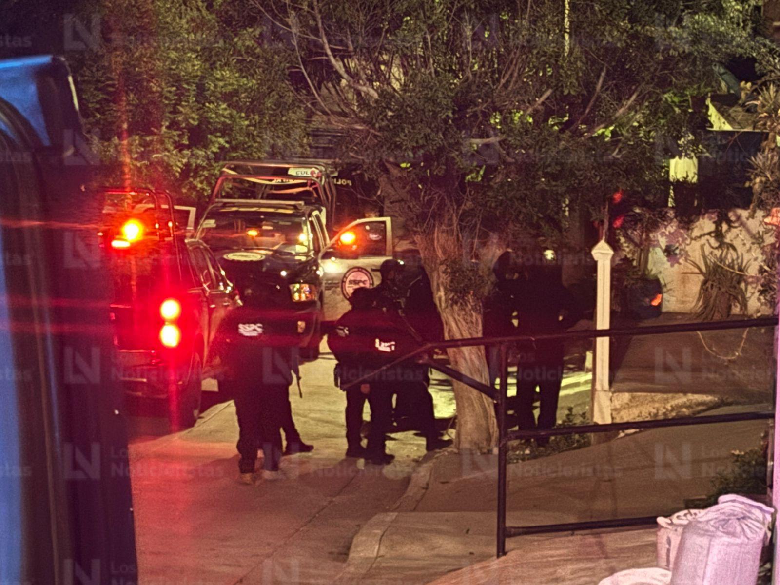 Policía estatal resulta herida luego de que se accionara un arma por accidente