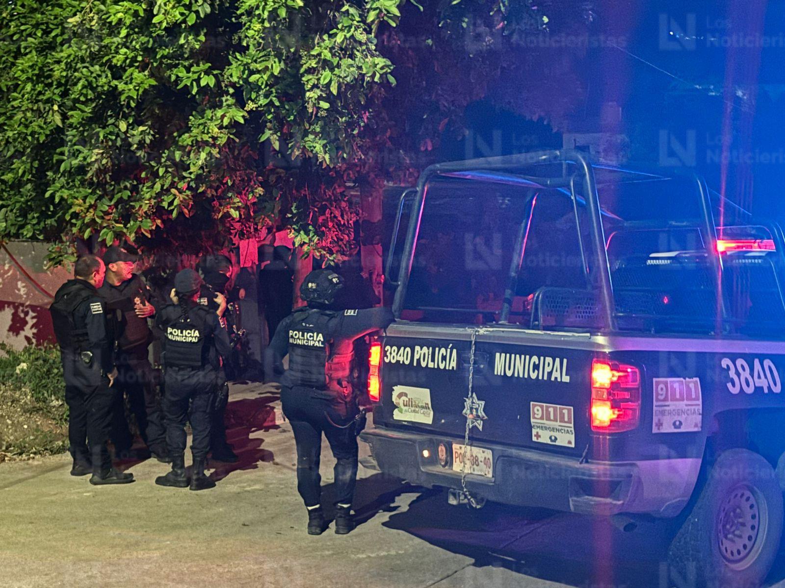 Policía estatal resulta herida luego de que se accionara un arma por accidente