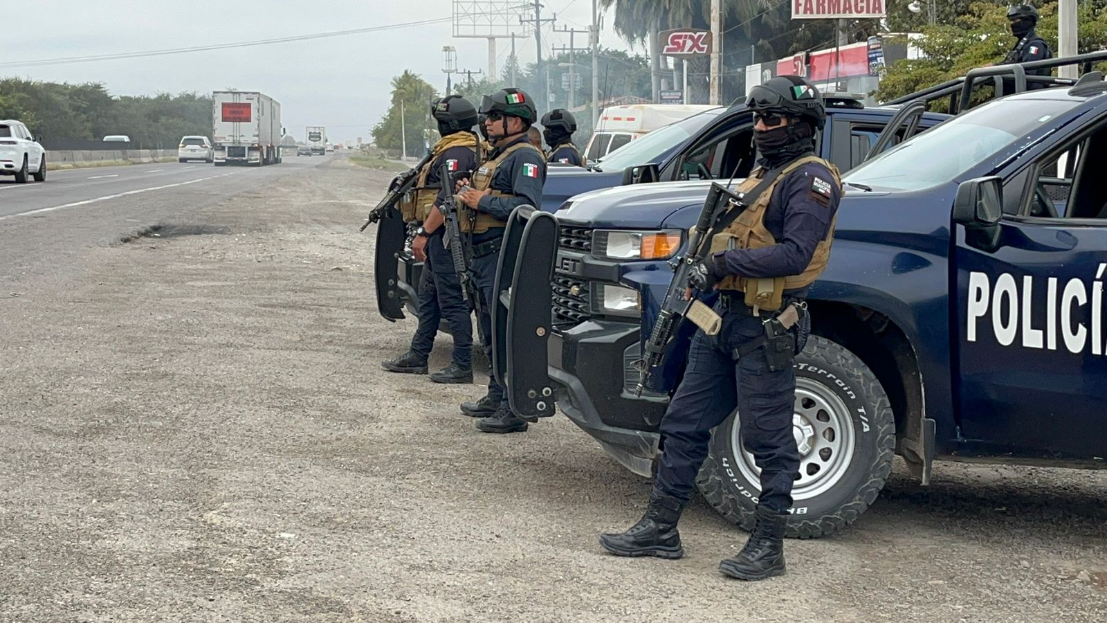 Policías en Guasave